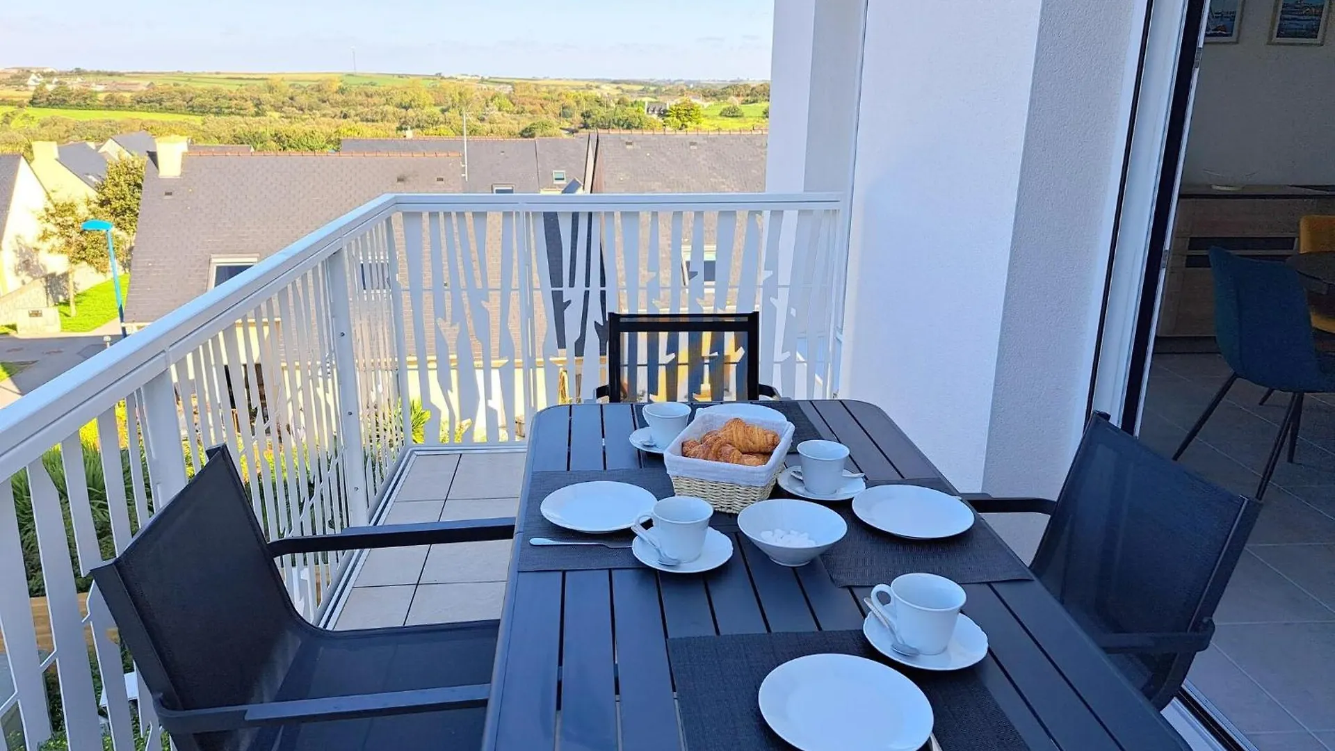 Aapartment, Sea View In The Distance And E-Bike Plouarzel